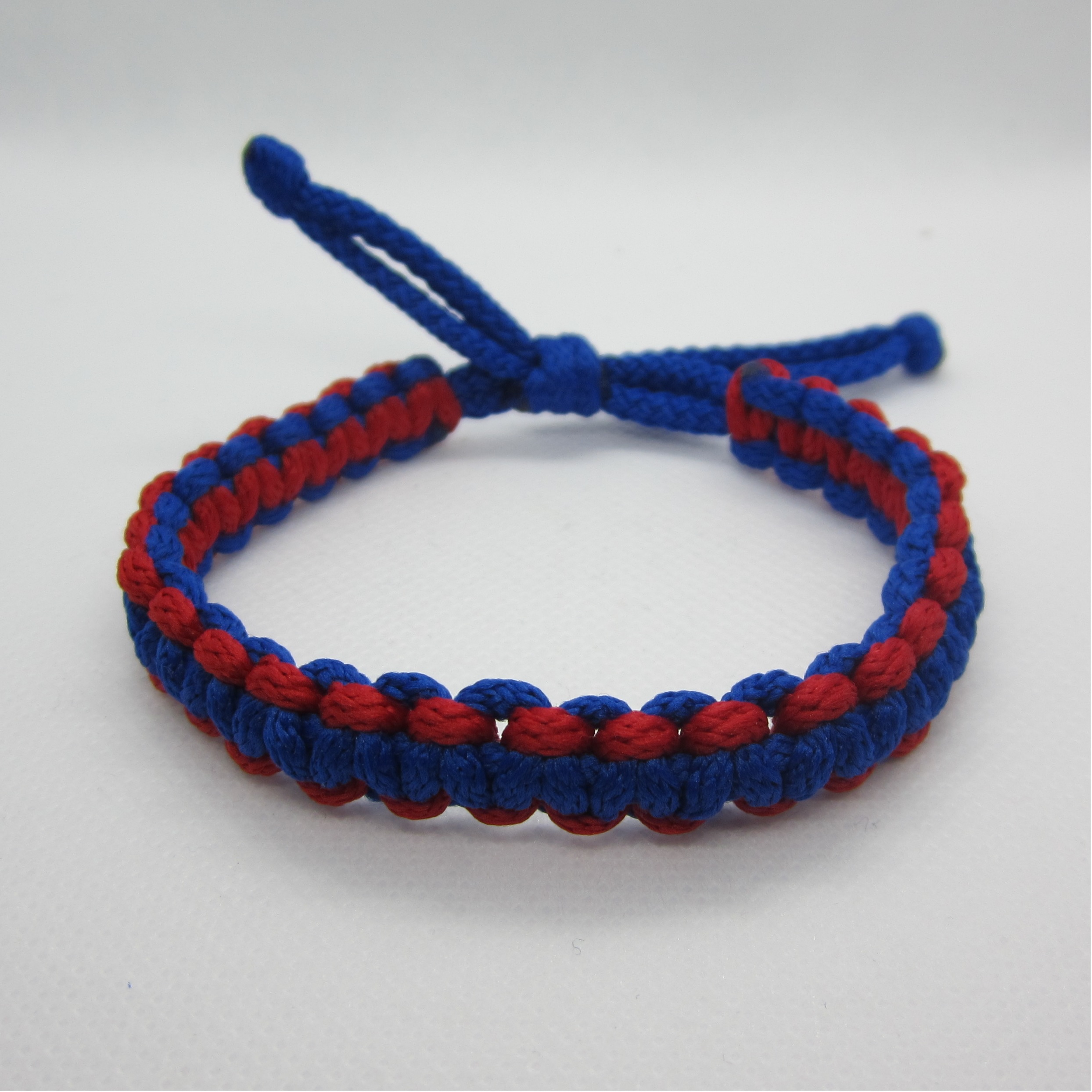 Bracelet macrame blue with red lines